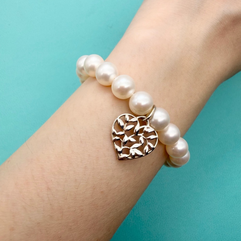 Tiffany & Co NEW approx 7.5” Paloma Picasso olive leaf pearl bracelet